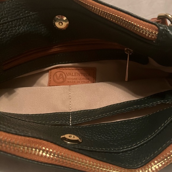 VALENTINA ITALIAN Woman’s Dark Green Pebbled Leather Triple Entry Bag. - Picture 3 of 3